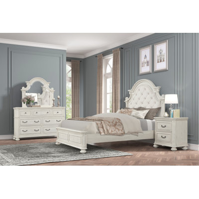 Dilys French Traditional 4-Piece Bedroom Set, Antique White, Queen