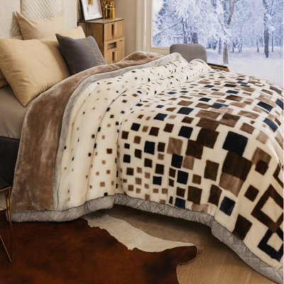 Luxury Heavyweight Fleece Blanket – King Size with Embossed Geometric Pattern, Soft & Cozy Winter Warmth