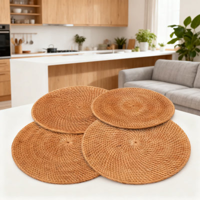 Ensemble de napperons tissés à la main en rotin de 4 tapis de table ronds de 13 pouces, chargeurs en osier naturel pour assiettes, décoration Boho résistante à la chaleur pour les tables de salle à manger et de cuisine