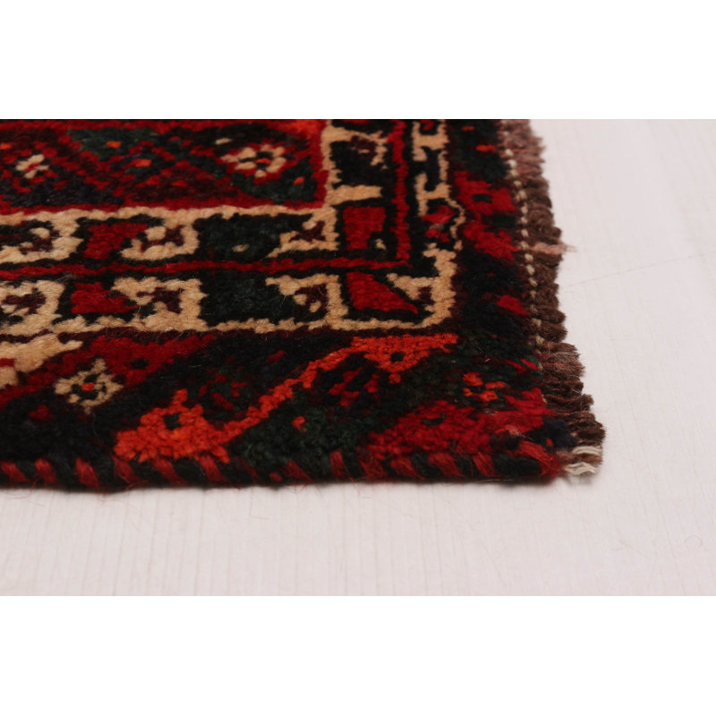 Tapis rouge unique en son genre 5 pi 8 po x 8 pi 10 po Melis