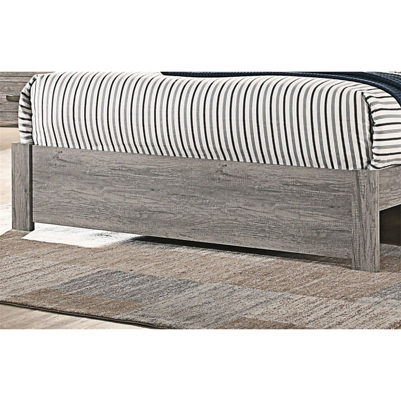 Wooden Bed, Queen
