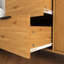 Armoire avec 3 tiroirs et tablette réglable, rehausse la fonctionnalité et l'espace de divertissement