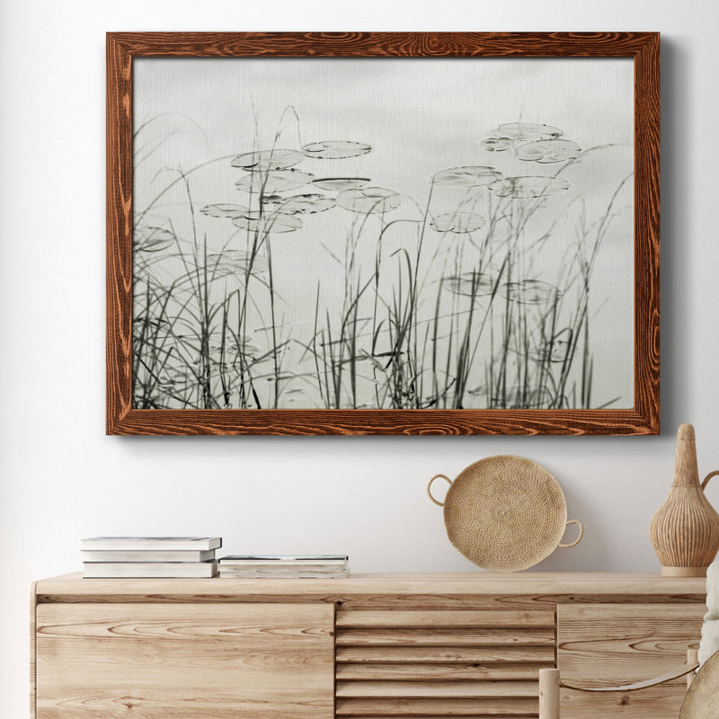 Lake Lilies - reproduction de photo sur toile, H 31,5 po x l 23,5 po x P 1,5 po, Érable