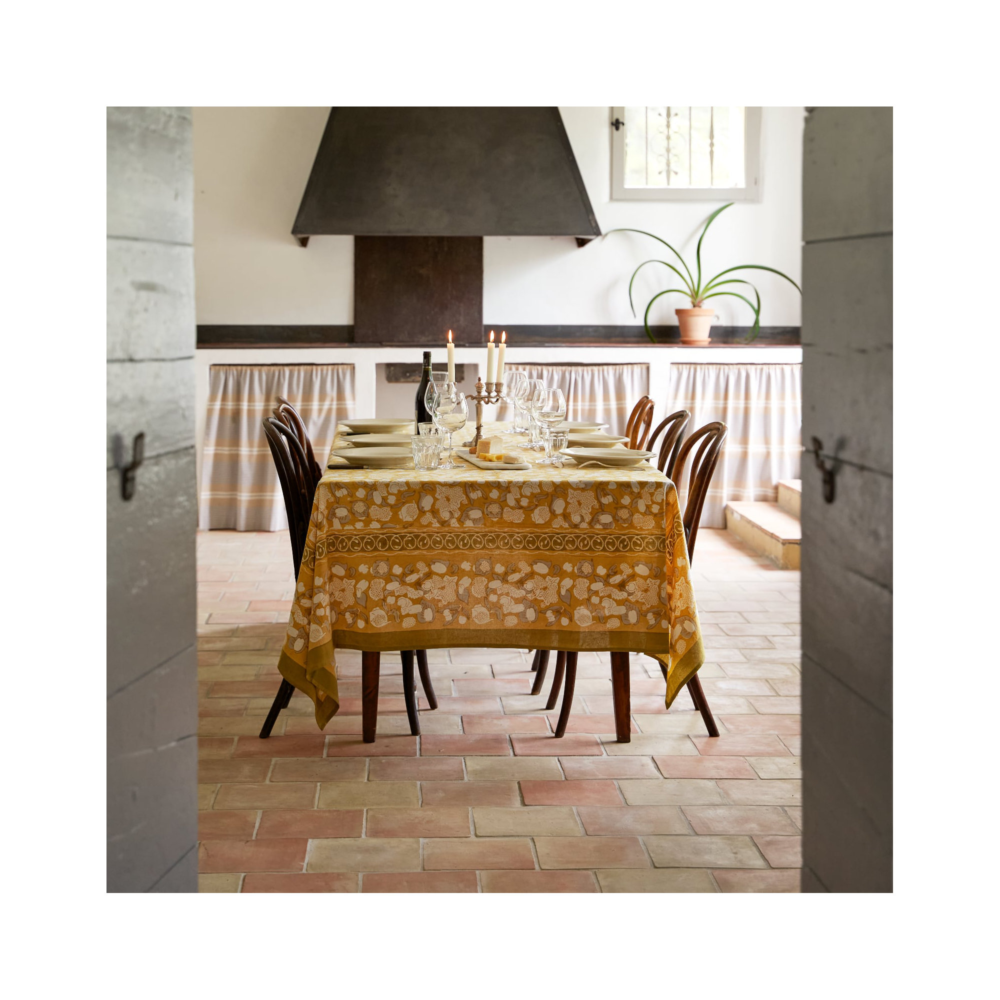 Bryssa Floral Tablecloth, 142" x 71", Mustard/Gray