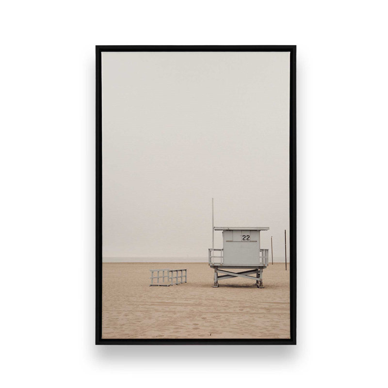 Impression sur toile tendue Sandy Sentinel, Cadre flottant noir satiné, H 48,75 po x l 32,75 po x P 1,75 po