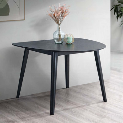 Table de salle à manger en bois