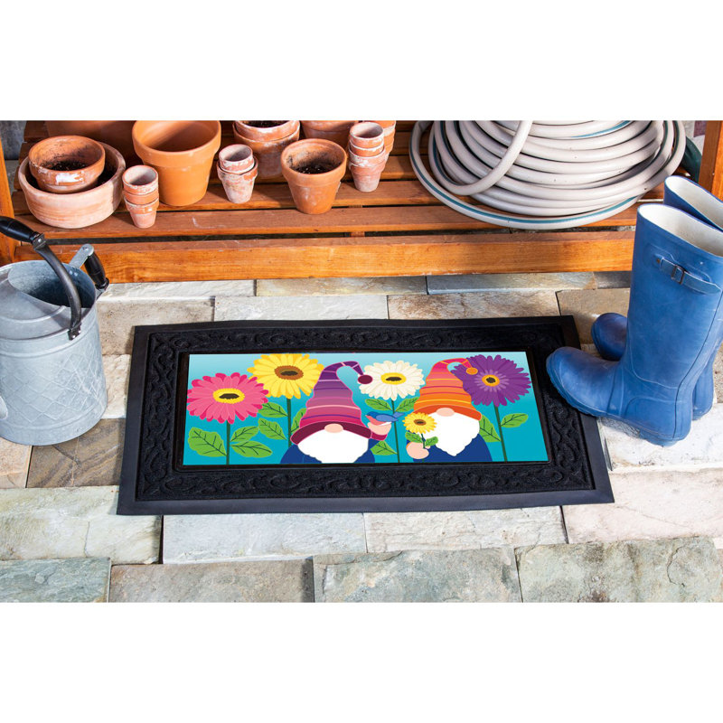 Tapis de porte d'extérieur antidérapant 22 po x 10 po Sassafras Garden Gnomes