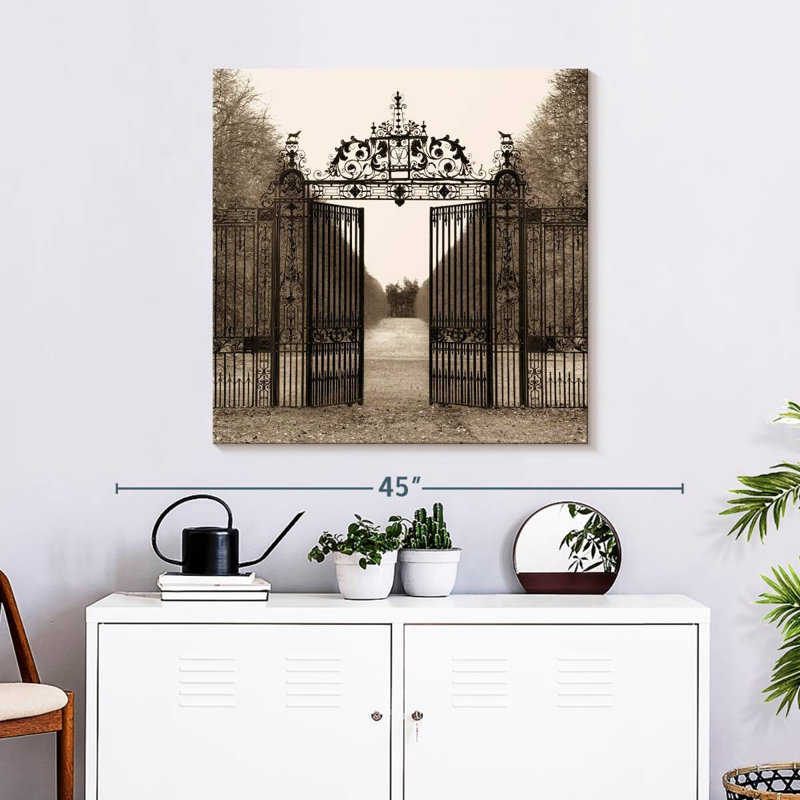 Lilie Hampton Gate, 30" H x 30" W