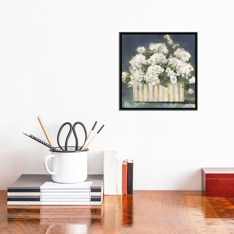 Hydrangea par Sally Swatland - reproduction d'art, Pas de tapis, H 12 po x l 12 po x P 1,5 po, Black Framed