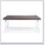 Table de salle à manger d'extérieur durable en bois d'acacia avec structure en métal rustique blanc pour une utilisation toutes saisons