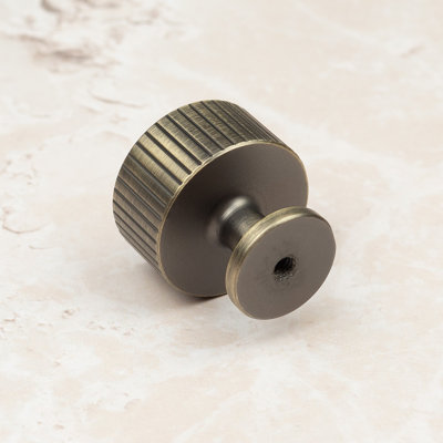 Antique Brass Reeded Knob