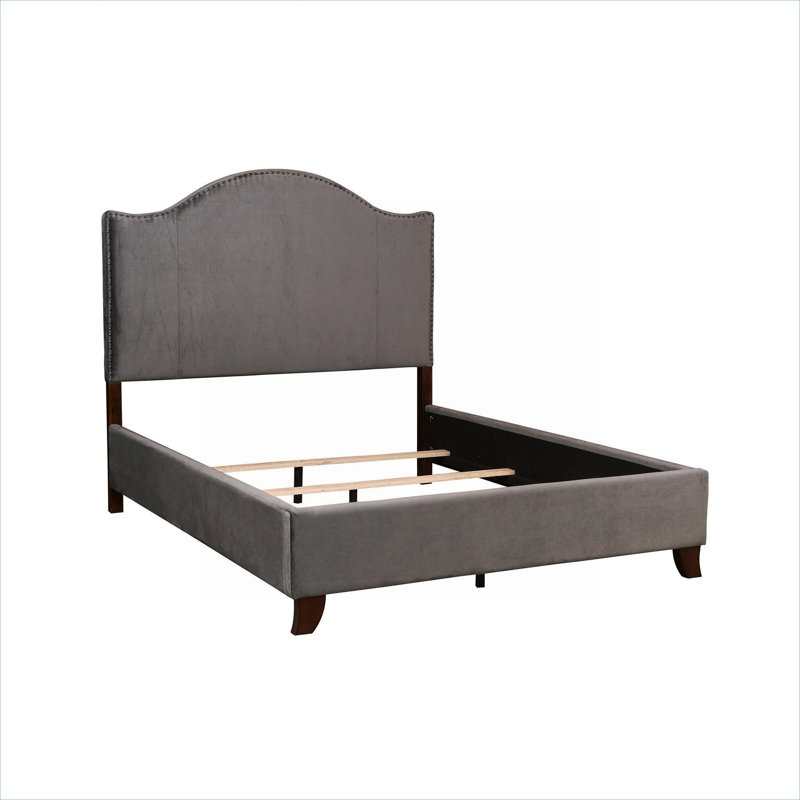Garniture cloutée pour lit double en bois massif