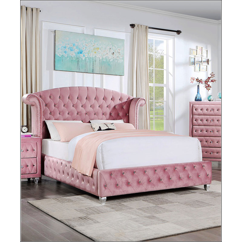 Grand lit tapissier rose en flanelle, Grand