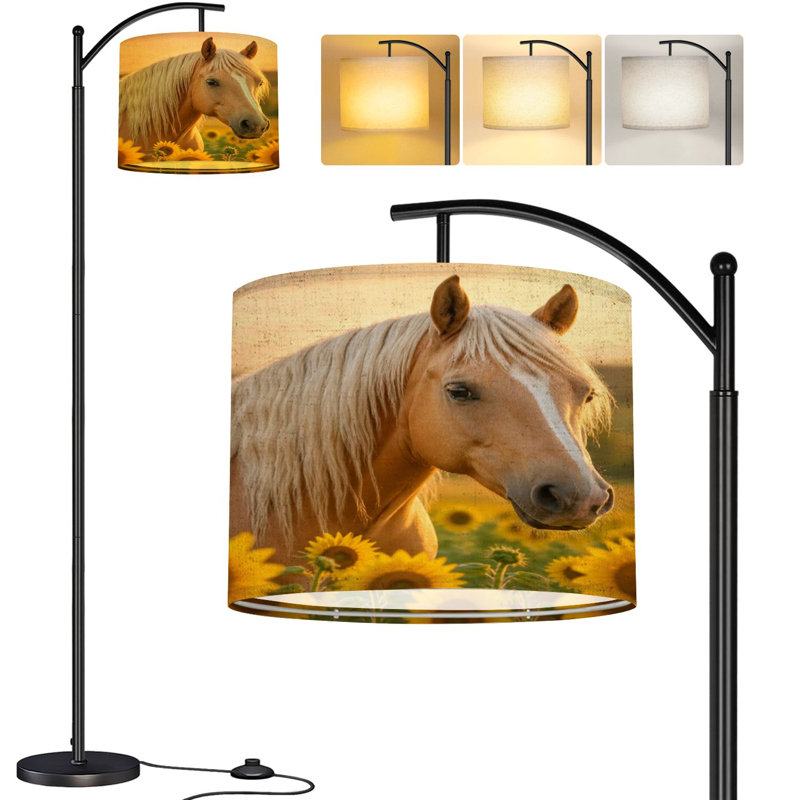  Lampe arc sur pied haflinger cheval tournesols images libres de droits