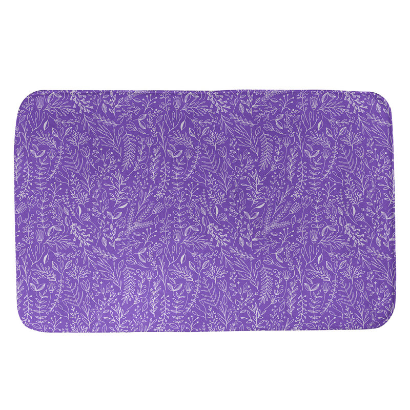 Tapis pour salle de bain floral ditsy Leffel, l 17 po x L 24 po, Mauve / Blanc