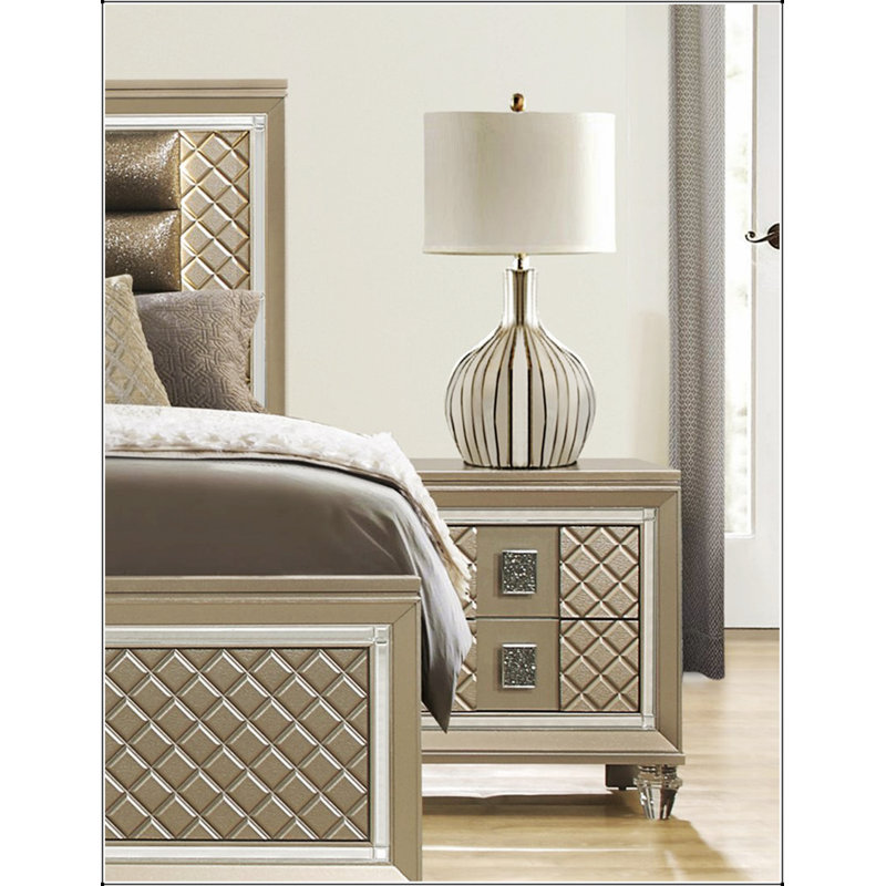 Table de chevet à finition glamour avec 2 tiroirs, pieds en acrylique et garniture de miroir biseauté pour un décor de chambre à coucher de luxe