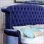 Grand lit glamour bleu