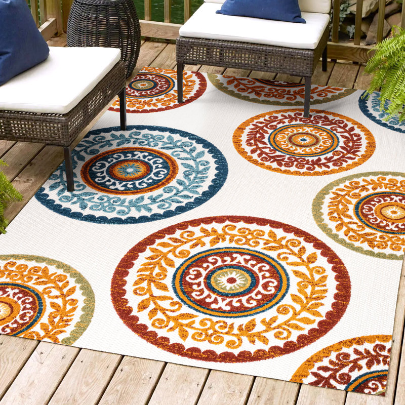 Nifelheim Medallion High-Low Red/Blue Indoor/Outdoor Rug, Rectangle 4' x 6'