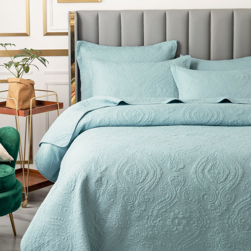 Sabel Cotton Blend Damask Quilt, Full/Queen Quilt + 2 Shams, Blue