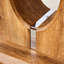 Table basse rectangulaire moderne de luxe simple de couleur bois. Le bureau d'ordinateur. La table de jeu.