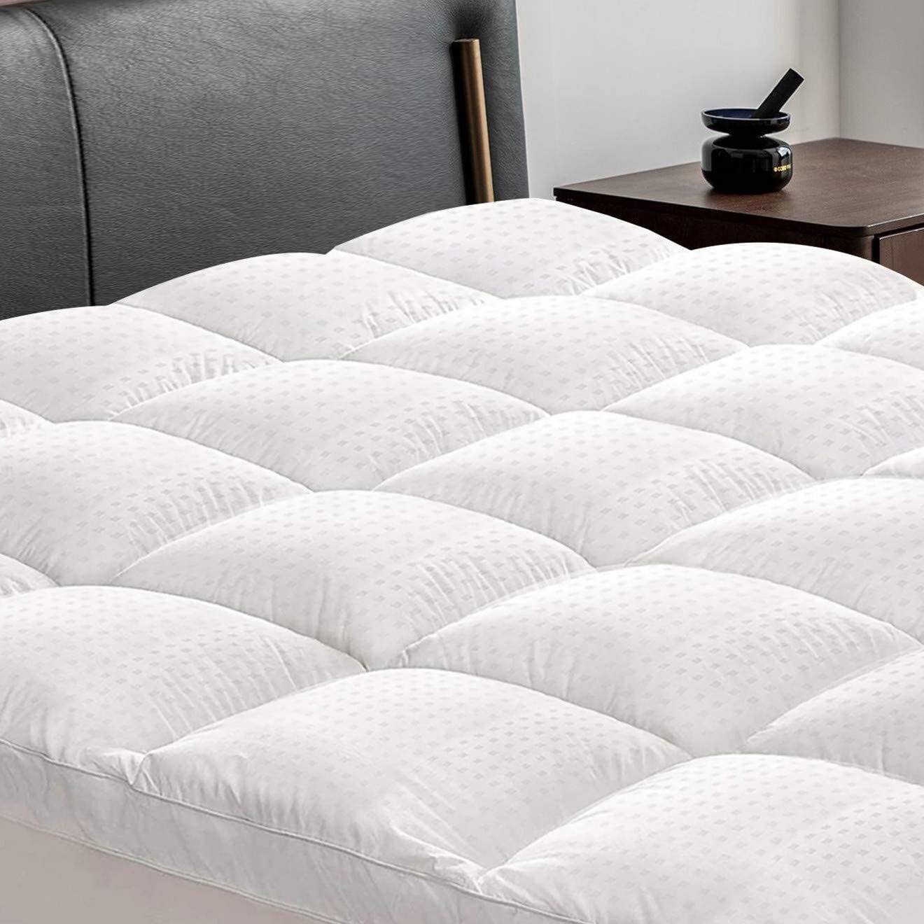 Quilted Fitted Queen Mattress Pad Cover, Waterproof Mattress Protector,  Deep Pocket Elastic Fits Up to 21'', Breathable Soft Alternative Filling