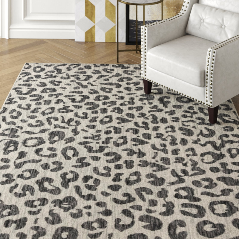Munguia Animal Print Indoor / Outdoor Rug, Rectangle 5'1" x 8'