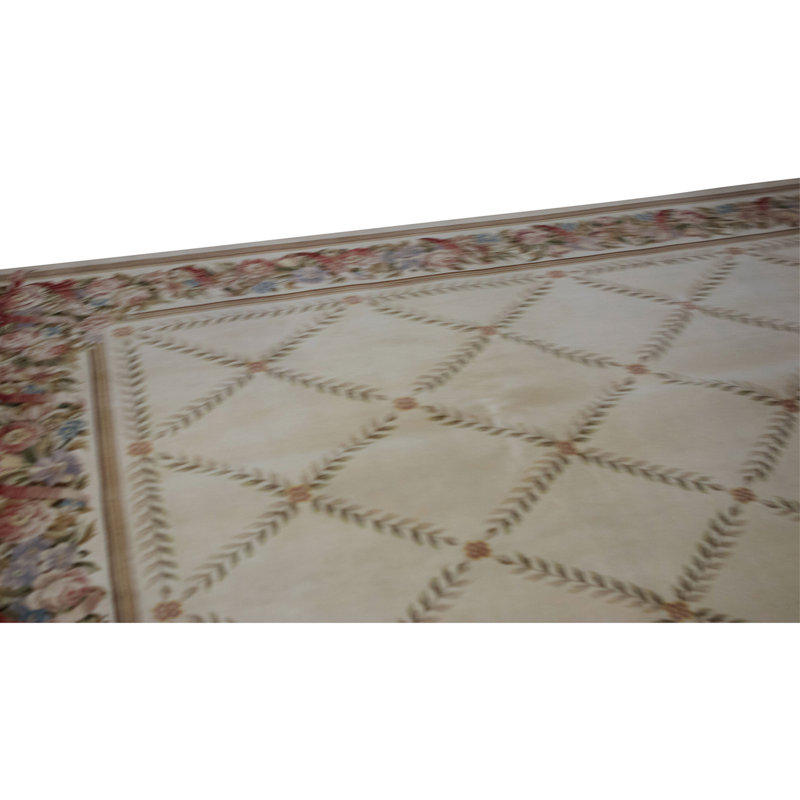 Hand Knotted Area Rug in Ivory