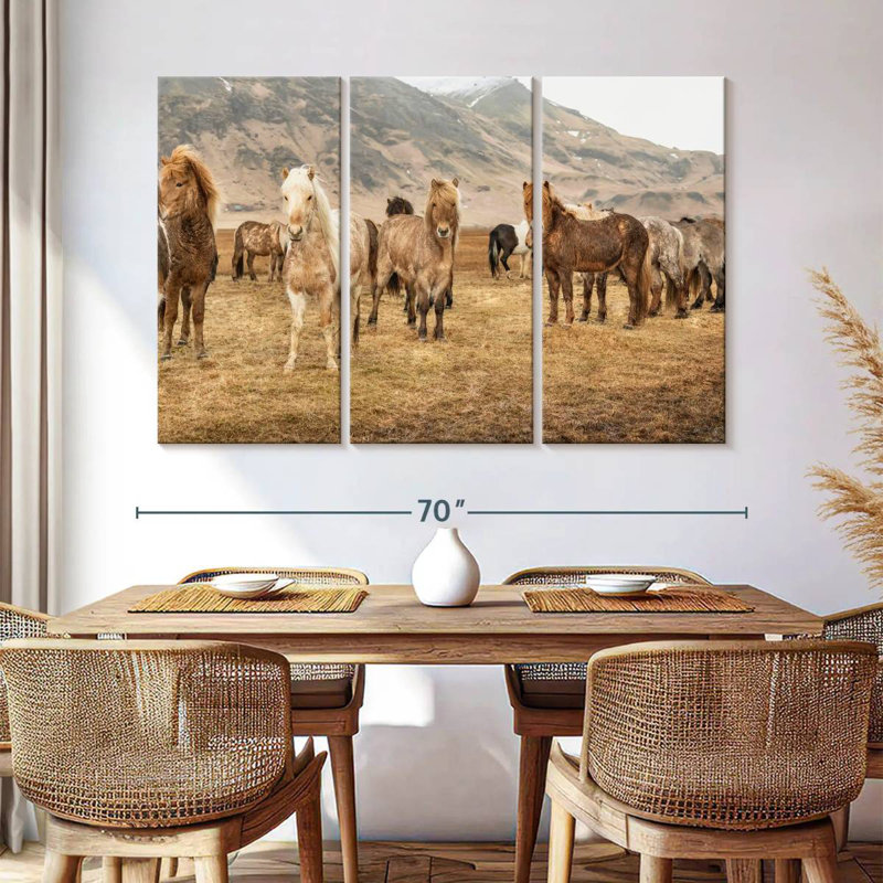 Brampt, chevaux islandais dans la campagne, H 24 po x l 38 po