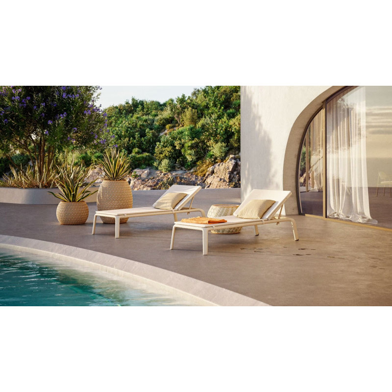 Seashell Outdoor Chaise Lounge, Chalk, Natura White