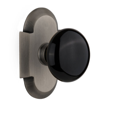 Plaque Cottage avec bouton de porte en porcelaine noire