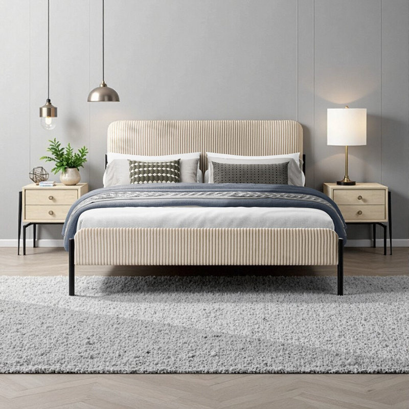 Structure de lit tapissier grand en velours côtelé crème avec pieds en métal et tête de lit cannelée - aucun sommier nécessaire