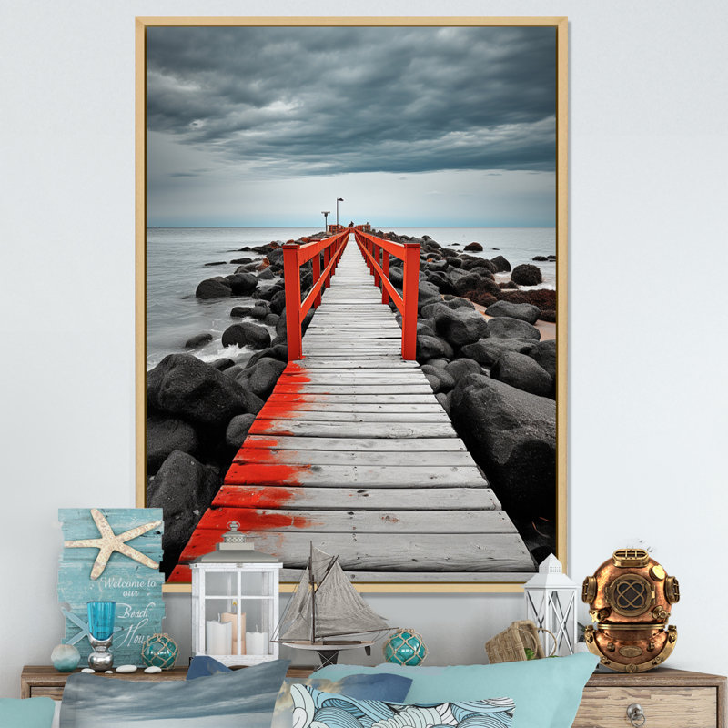 Beach Pier Perspect Black V sur toile, L 12 po x H 20 po, Cadre naturel flottant