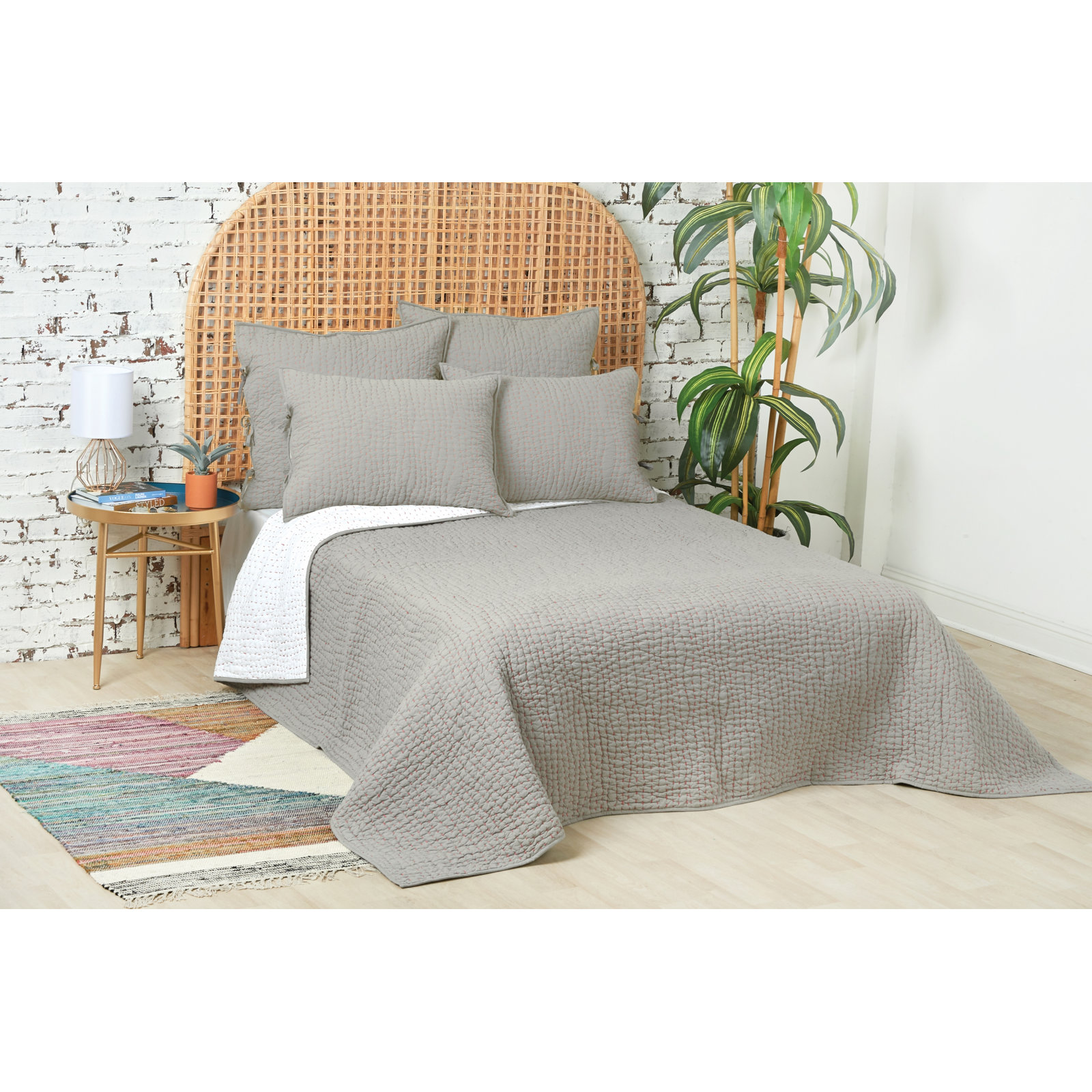 Nashoba White Standard Cotton Reversible Quilt, Queen Quilt