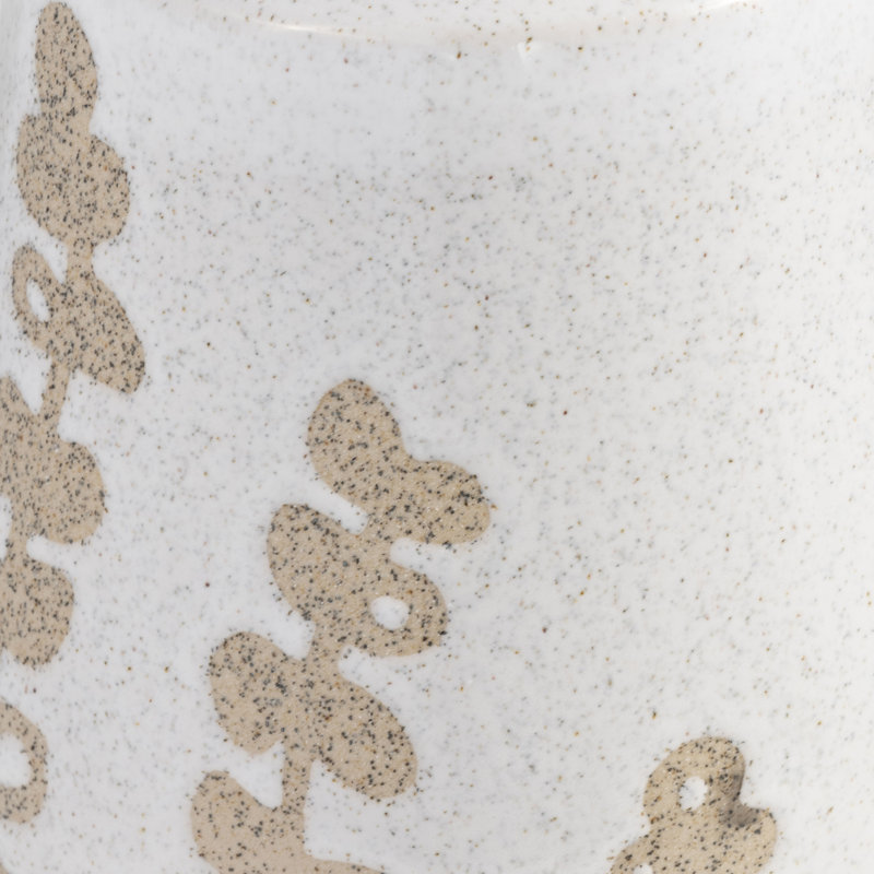 Vase décoratif en grès et en céramique avec détails texturés et design décontracté pour un décor élégant
