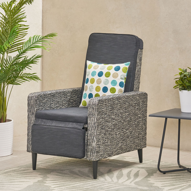 Chaise de patio avec coussins