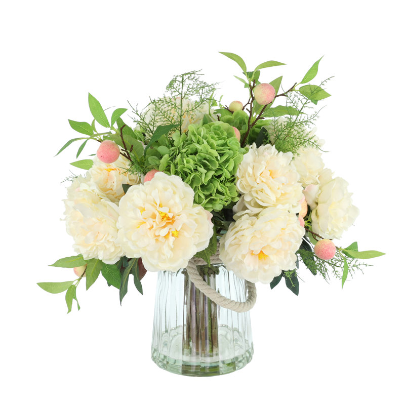 Floral printanier avec pivoines, hortensias et pêche