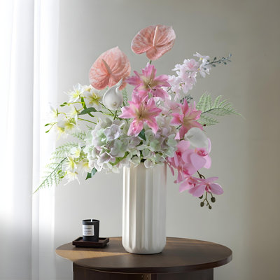 Ornements de fleurs simulées