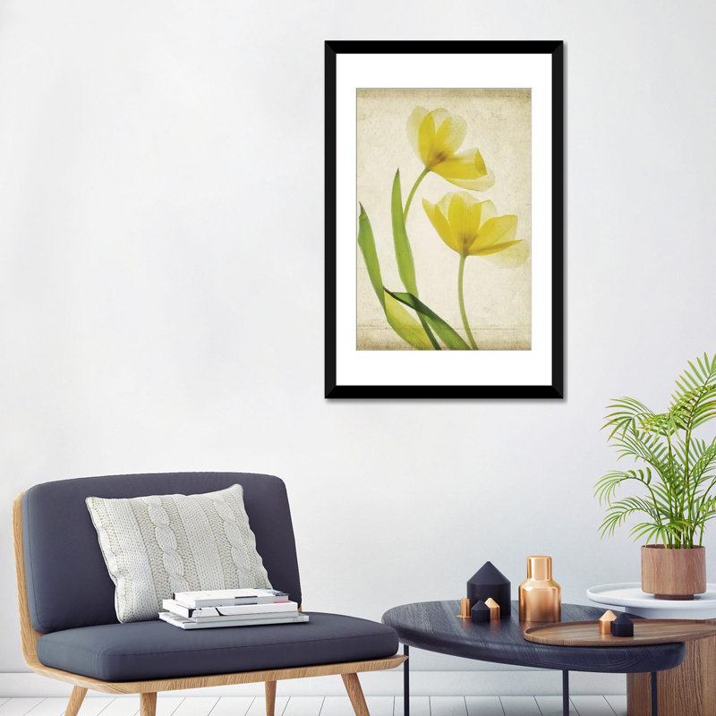 «Parchment Flowers IV», impression sur toile, H 24 po x l 16 po x P 1 po, Papier avec cadre noir, Blanc