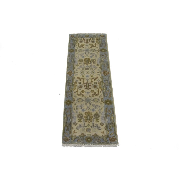 Bungalow Rose Floral Hand-Knotted Wool Cream Area Rug