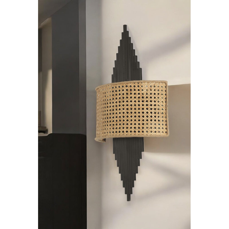 Allyn LED Wallchiere