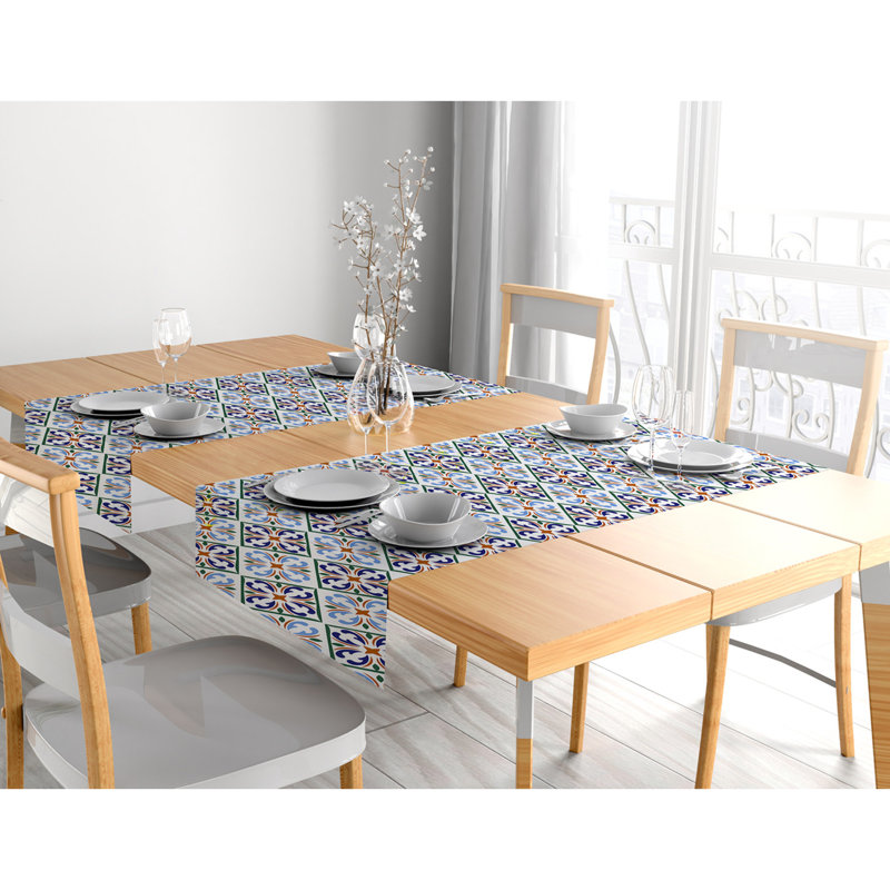 Magallanes Geometric Table Runner