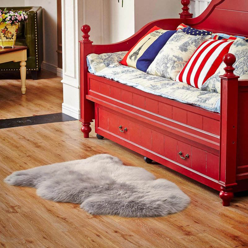 Tapis gris en peau de mouton Kowal, Nouveauté 2 pi x 3 pi