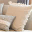 Housse de coussin en coton Ribbon Crochet