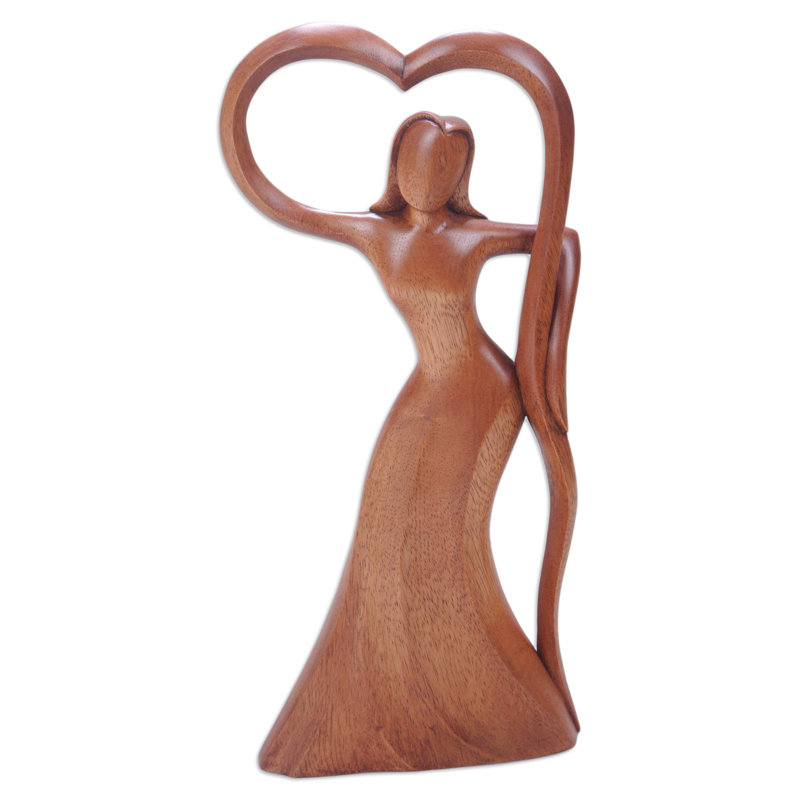 Statuette en bois fabriquée à la main