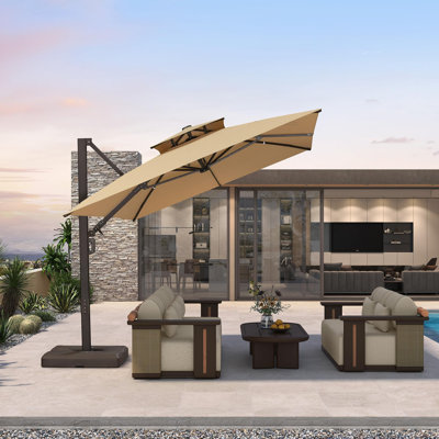 Grand parasol 108 po x 144 po rectangulaire extérieur en porte-à-faux beige avec base et rotation à 360 degrés