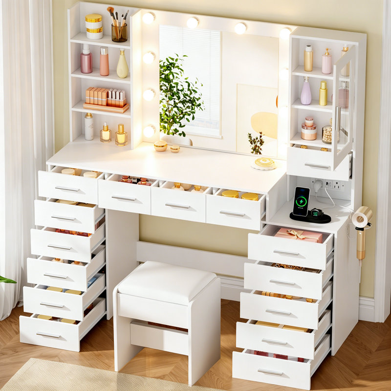 Ensemble de coiffeuse l 53,1 po Adriel avec miroir lumineux, 15 tiroirs et prise de courant