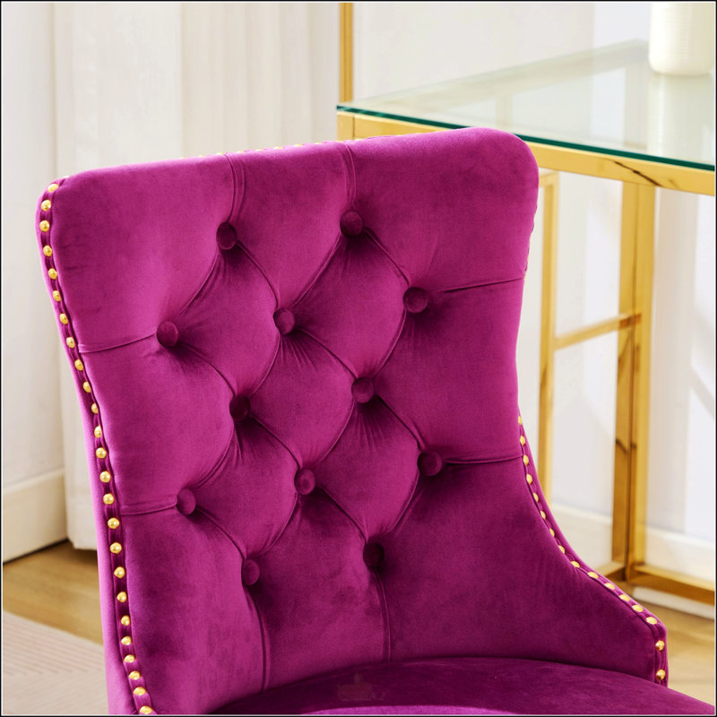 Chaise de bureau moderne rembourrée en velours capitonnée avec base en métal doré, réglable et pivotante pour plus de confort et de style