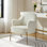 Chaise contemporaine Cleo de 26 po de largeur avec accoudoirs encastrés