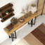 Console en bois avec canapé et couloir