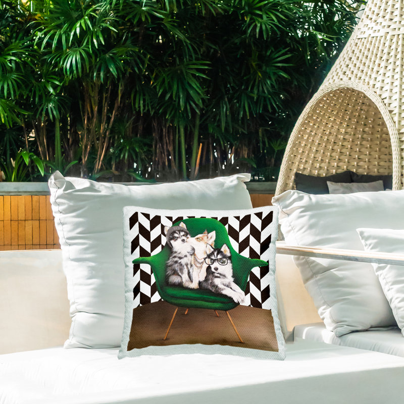 Coussin d'extérieur imprimé à motif de chevron vert Hipster Dogs par Kamdon Kreations